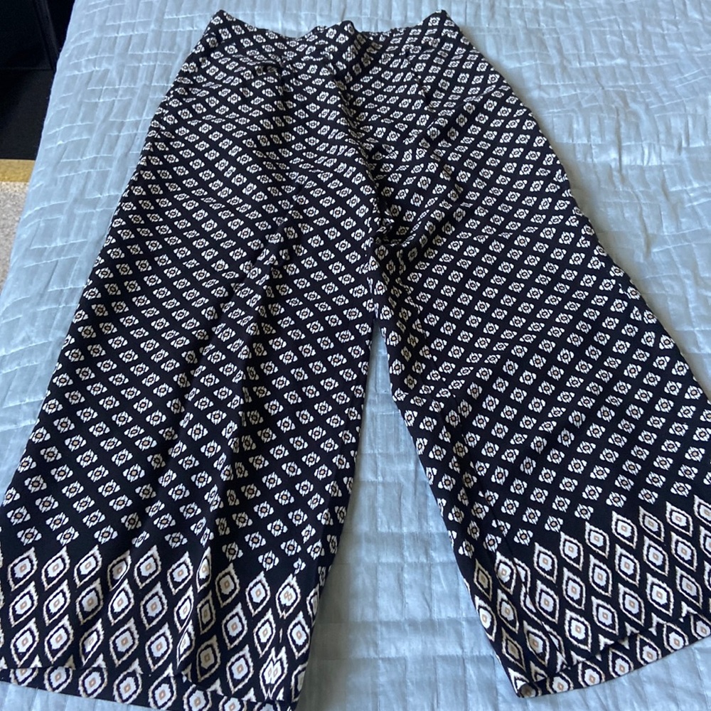 Wide leg Rayon / Polyester ankle or above pant with pockets